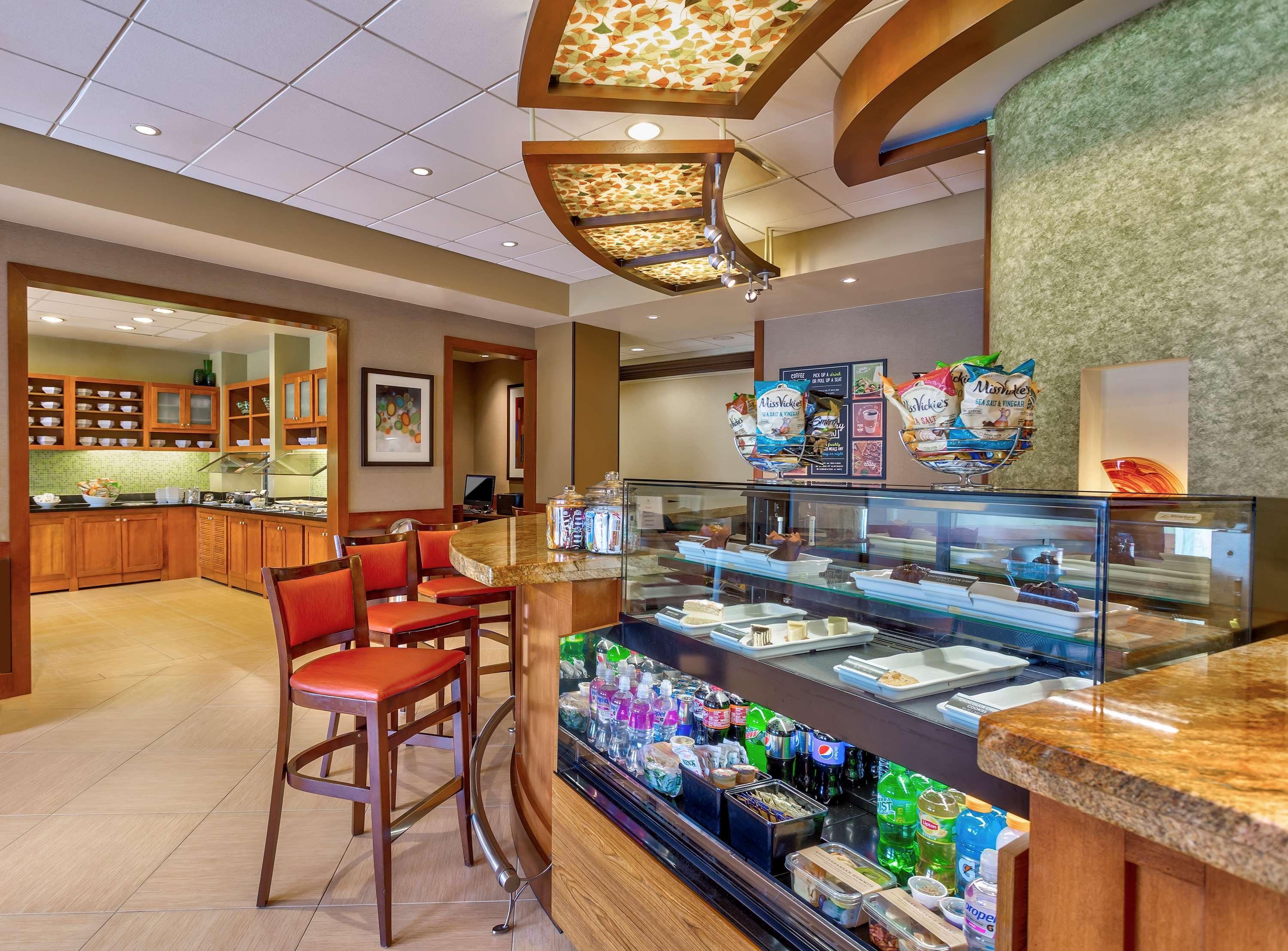 Wyndham Garden Kansas City Airport Екстериор снимка