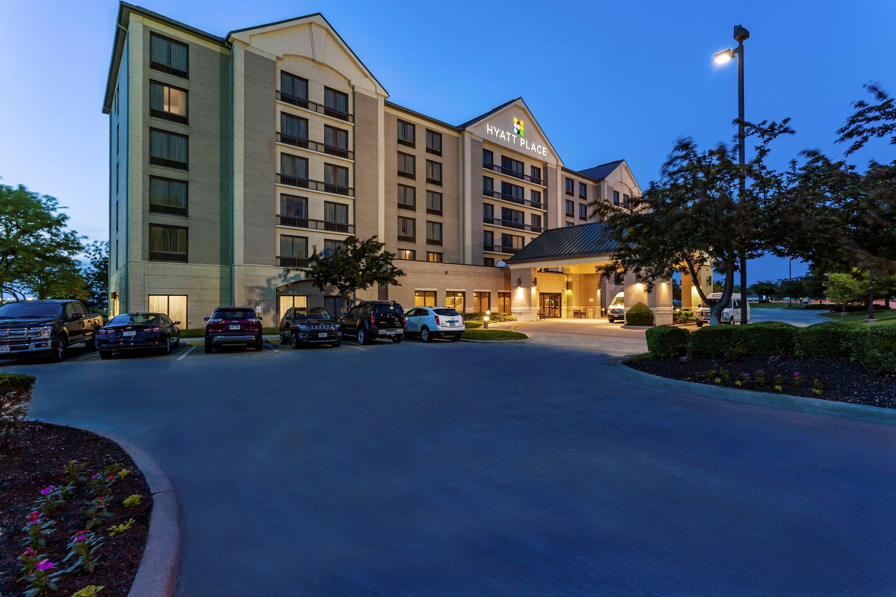 Wyndham Garden Kansas City Airport Екстериор снимка