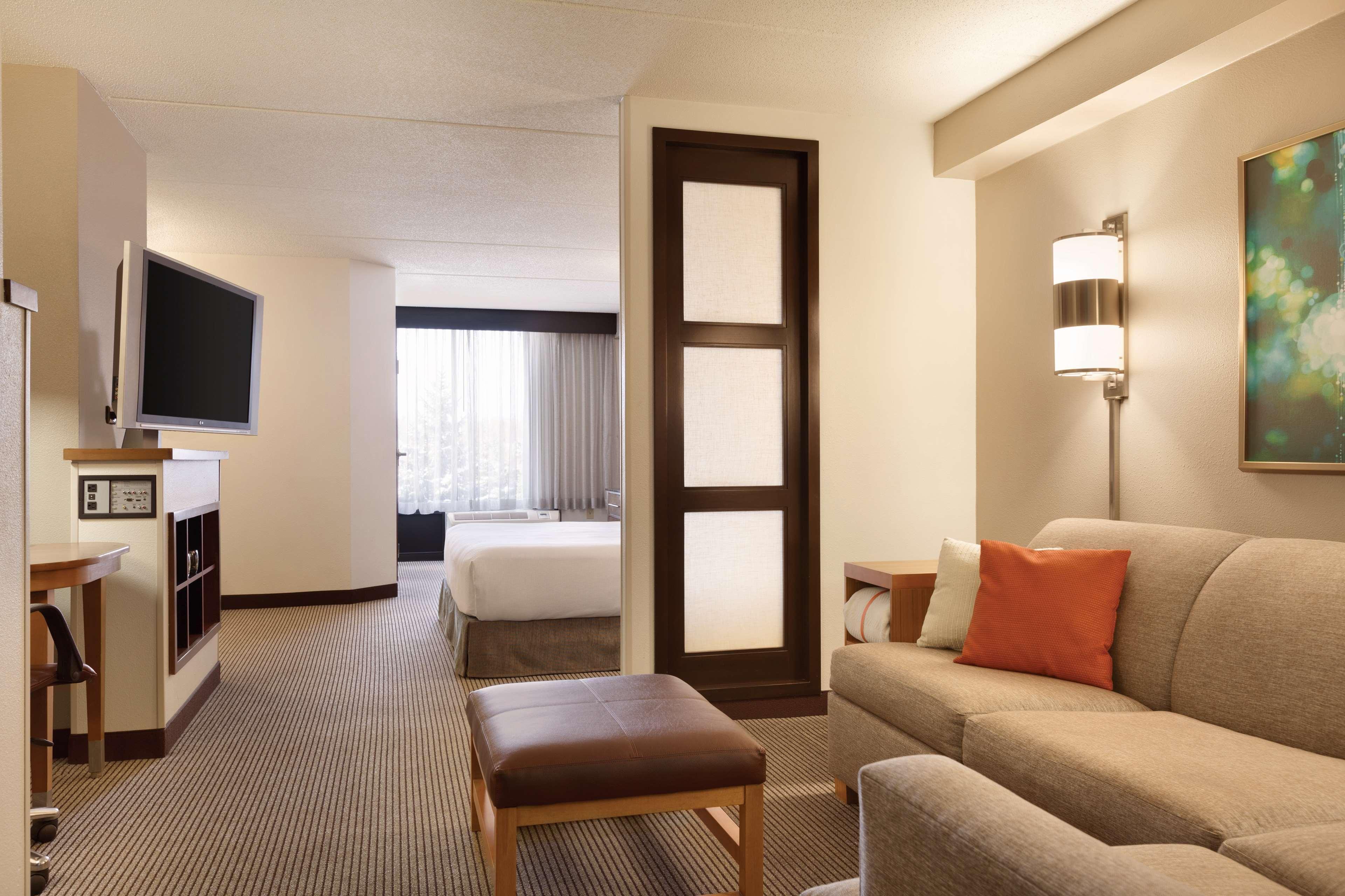 Wyndham Garden Kansas City Airport Екстериор снимка