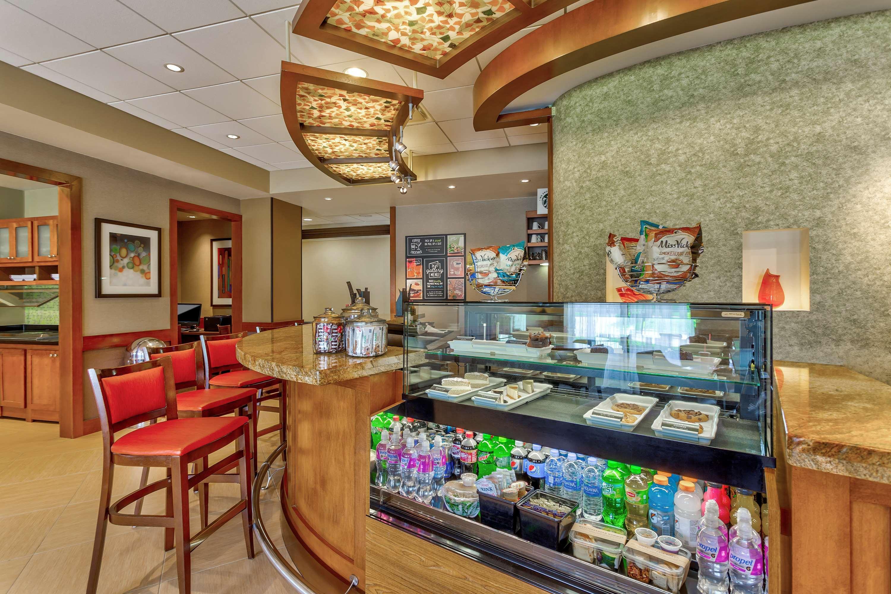 Wyndham Garden Kansas City Airport Екстериор снимка