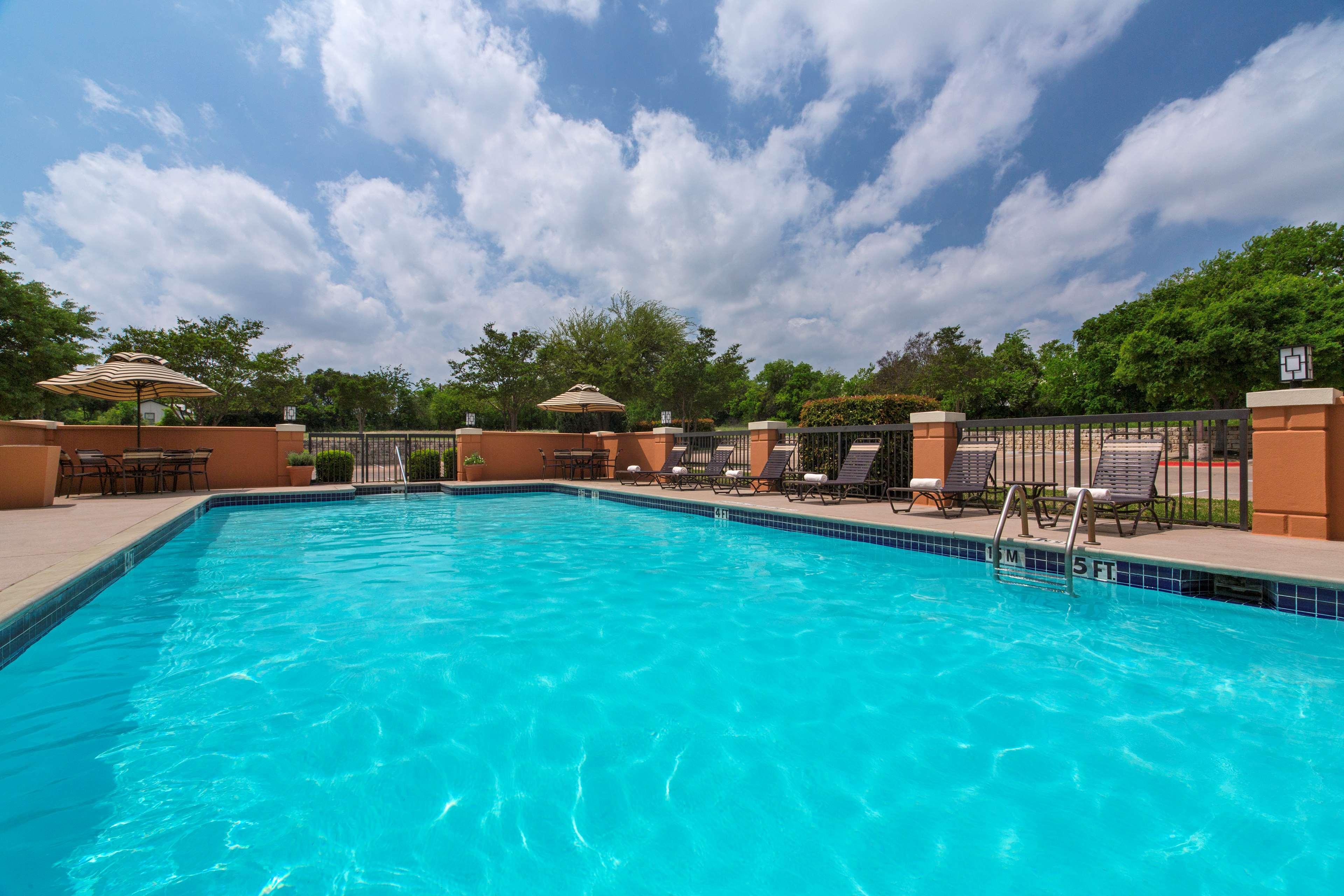 Wyndham Garden Kansas City Airport Екстериор снимка