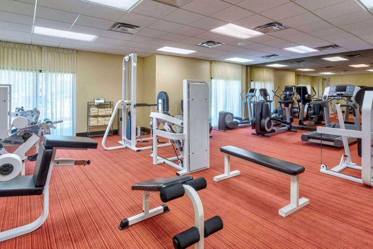 Wyndham Garden Kansas City Airport Екстериор снимка